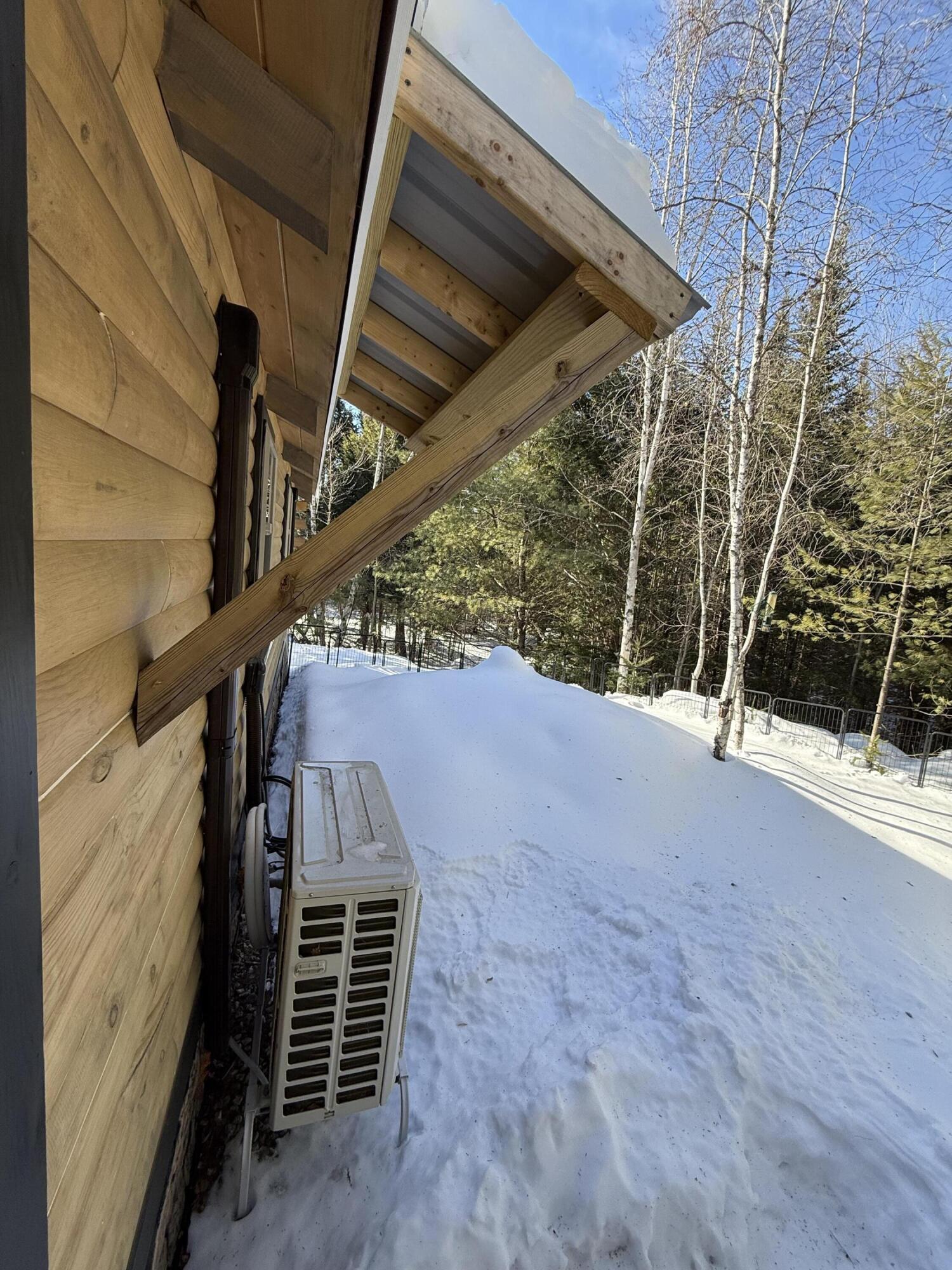 2 Hidden Lane West Paris ME 04289