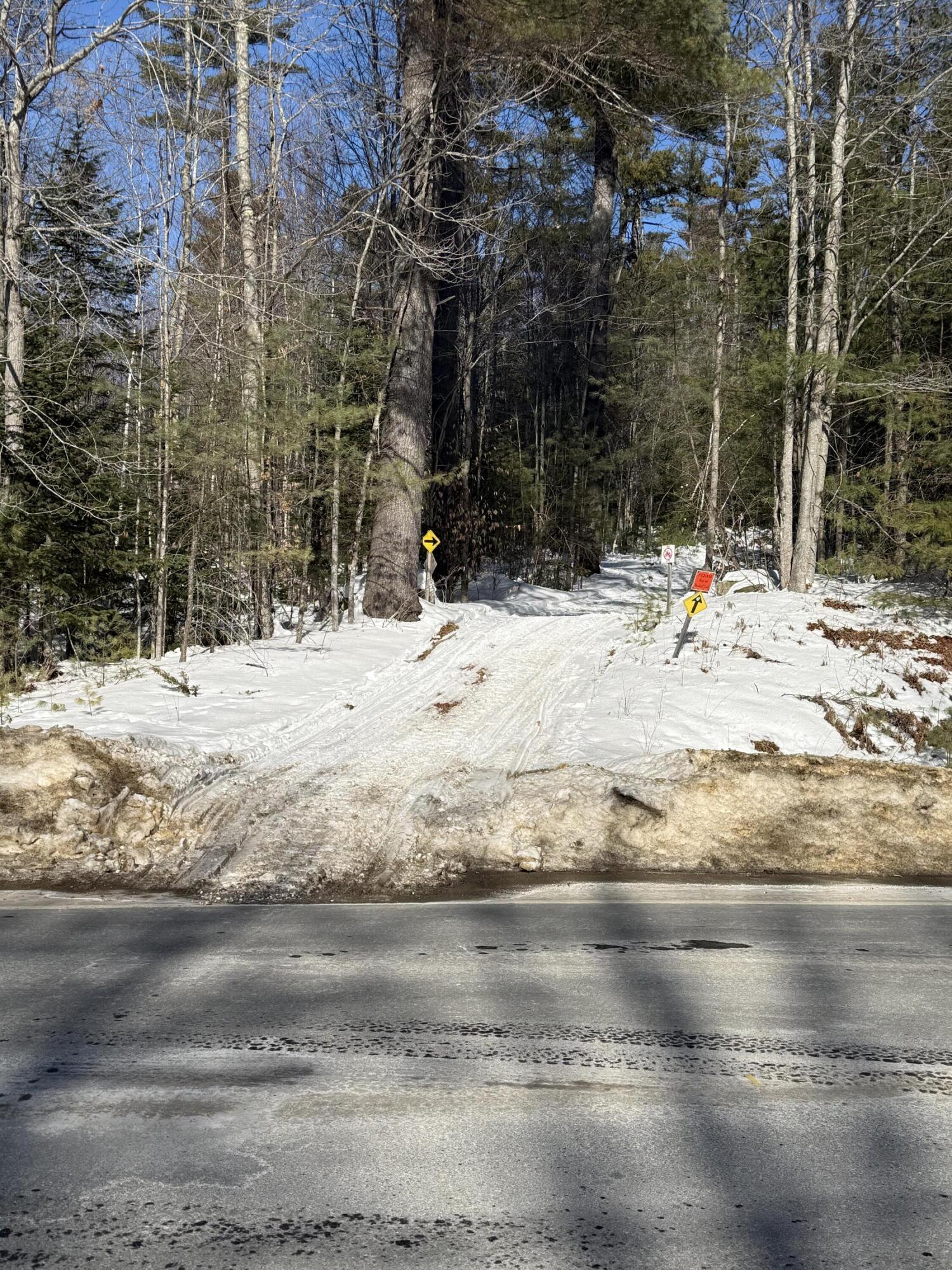 2 Hidden Lane West Paris ME 04289