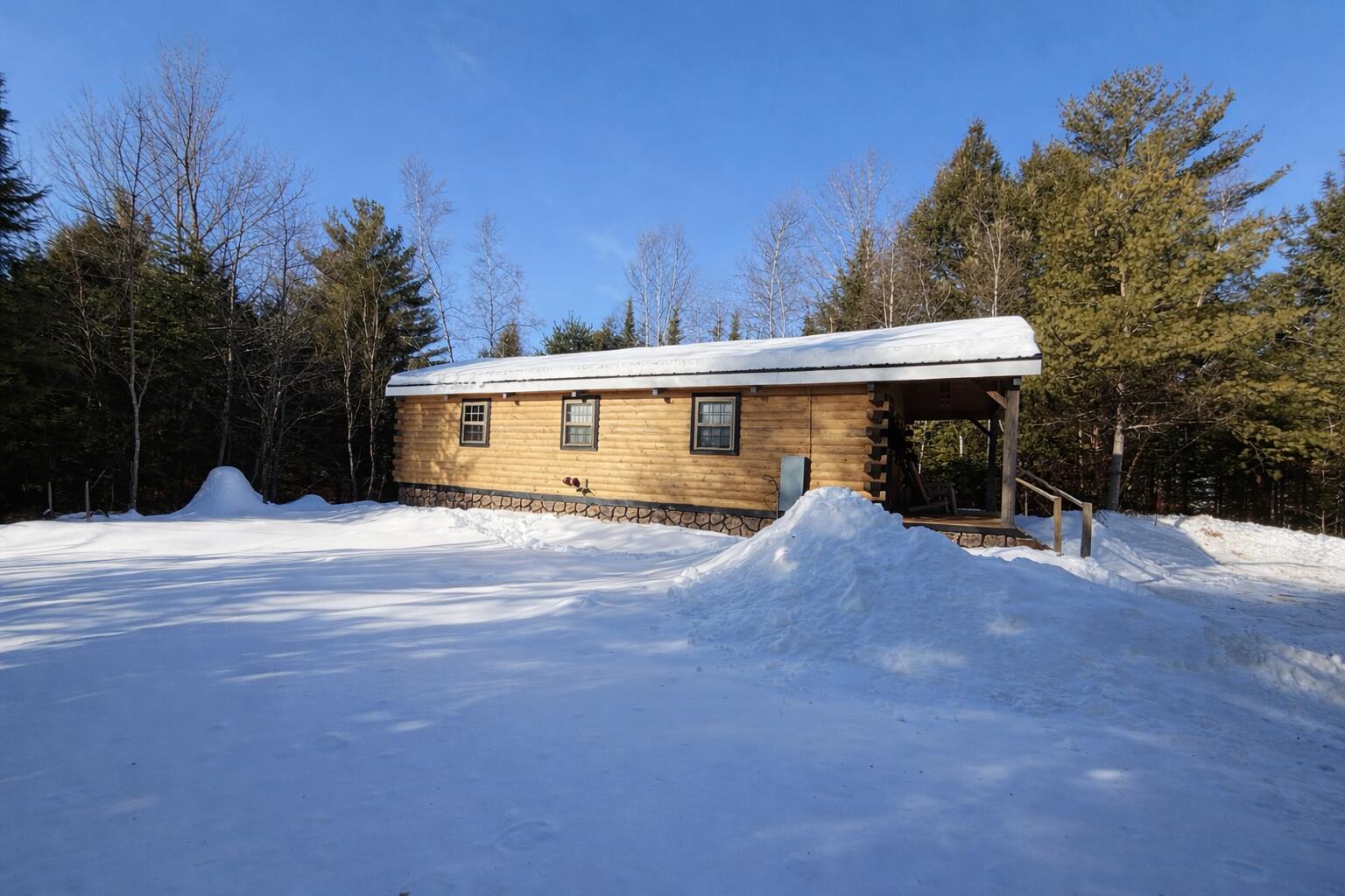 2 Hidden Lane West Paris ME 04289