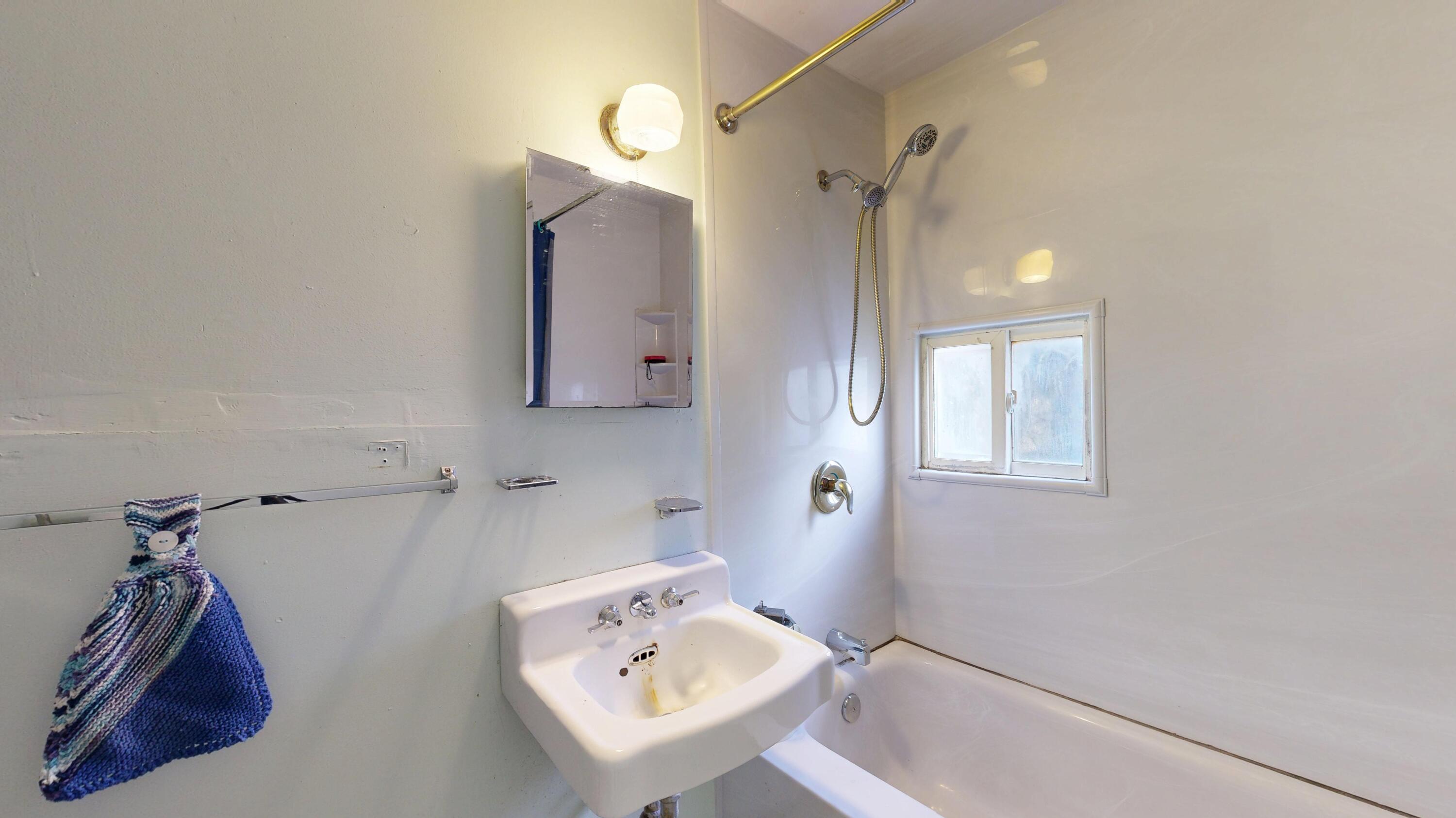 8 Howe Street Lewiston ME 04240