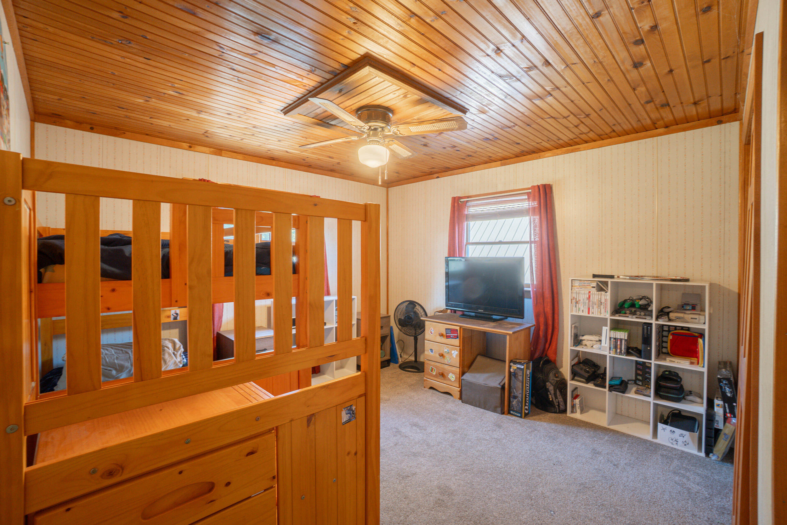 24 Autumn Lane Lincoln ME 04457