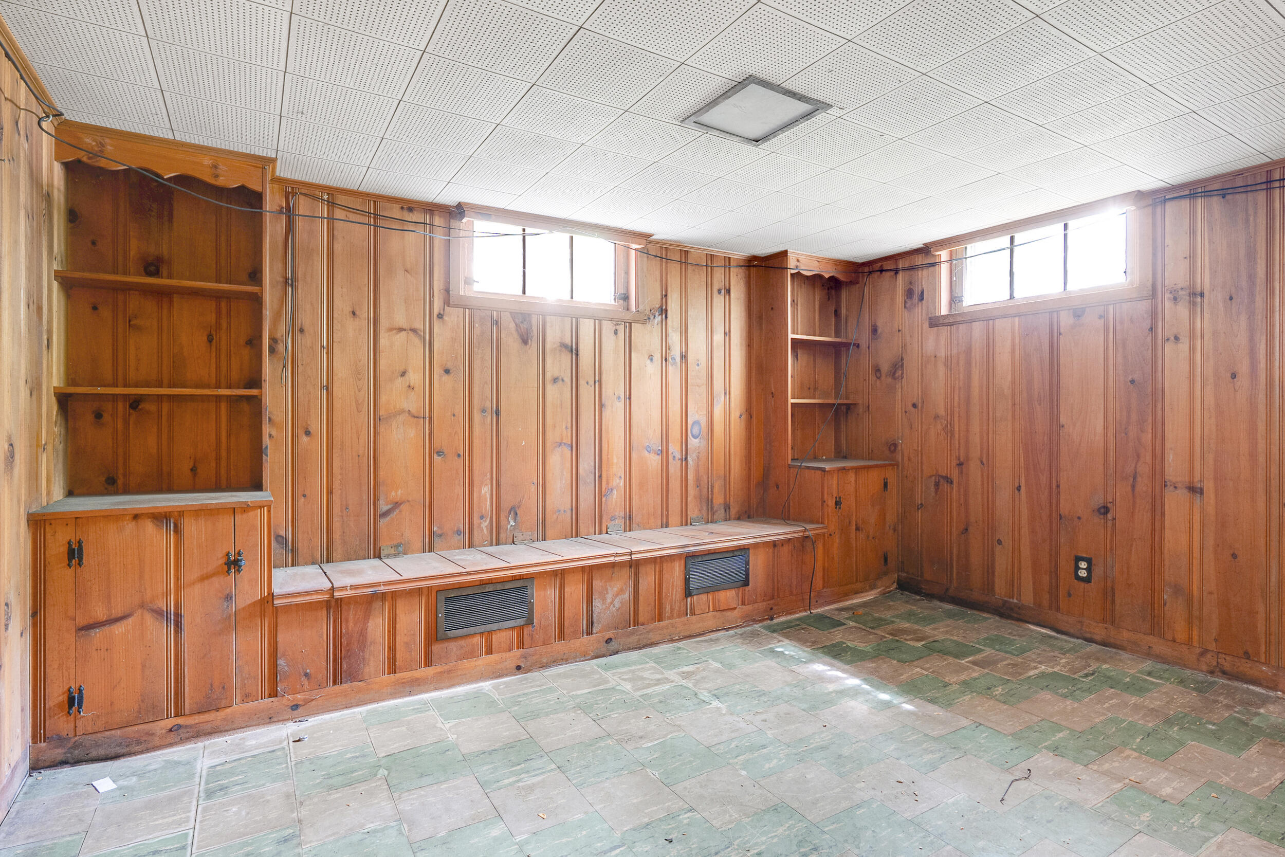 57 Colonial Road Portland ME 04102