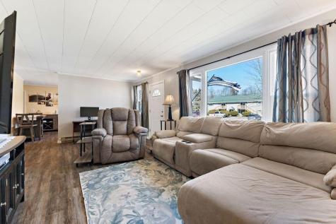 12 Mcdonald Avenue Ellsworth ME 04605