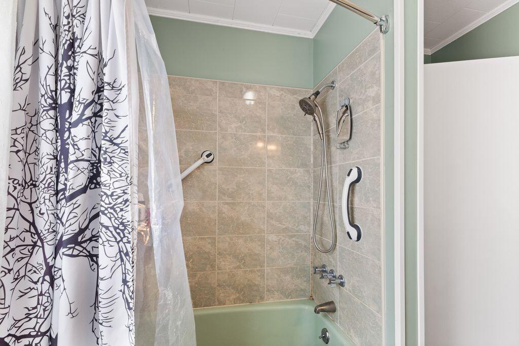 12 Mcdonald Avenue Ellsworth ME 04605