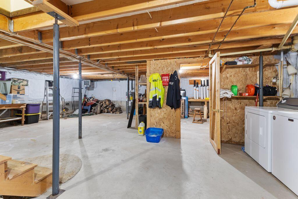 12 Mcdonald Avenue Ellsworth ME 04605