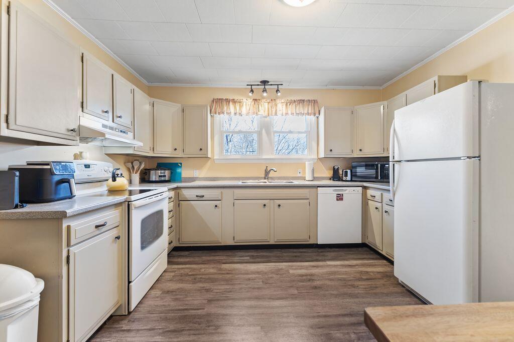 12 Mcdonald Avenue Ellsworth ME 04605