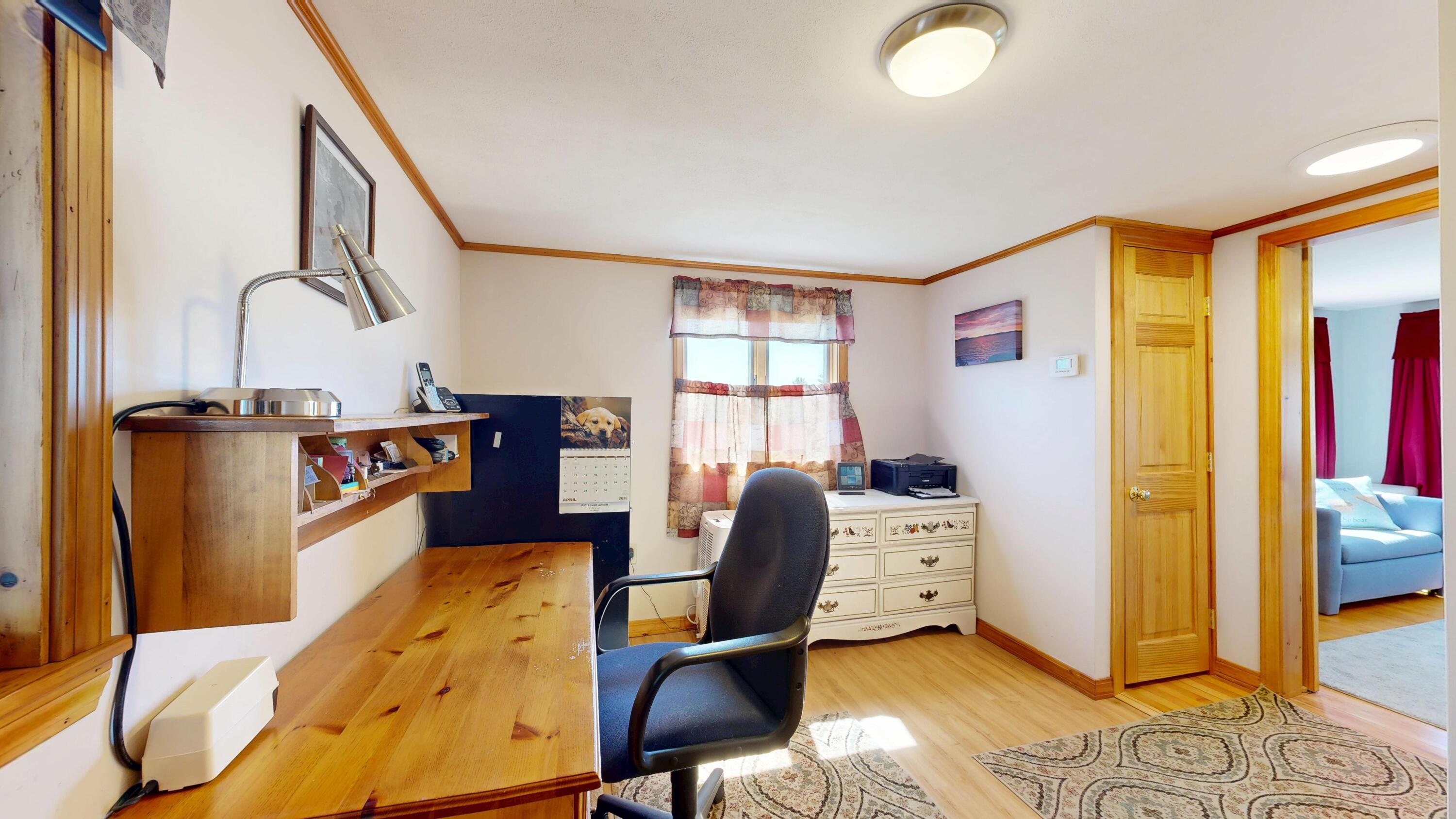 868 Paris Road Hebron ME 04238