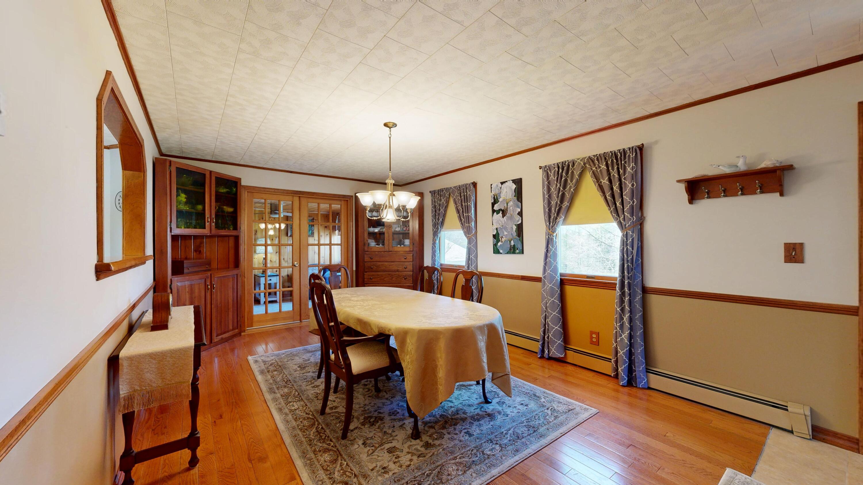 868 Paris Road Hebron ME 04238