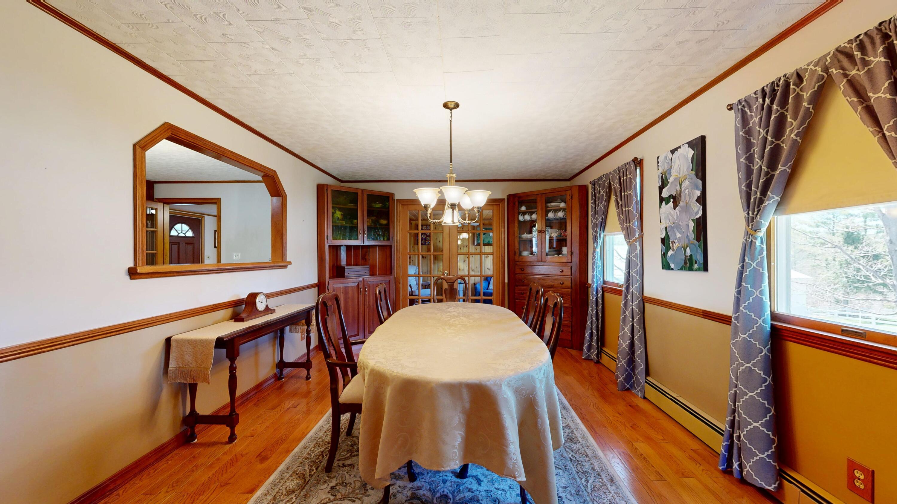 868 Paris Road Hebron ME 04238