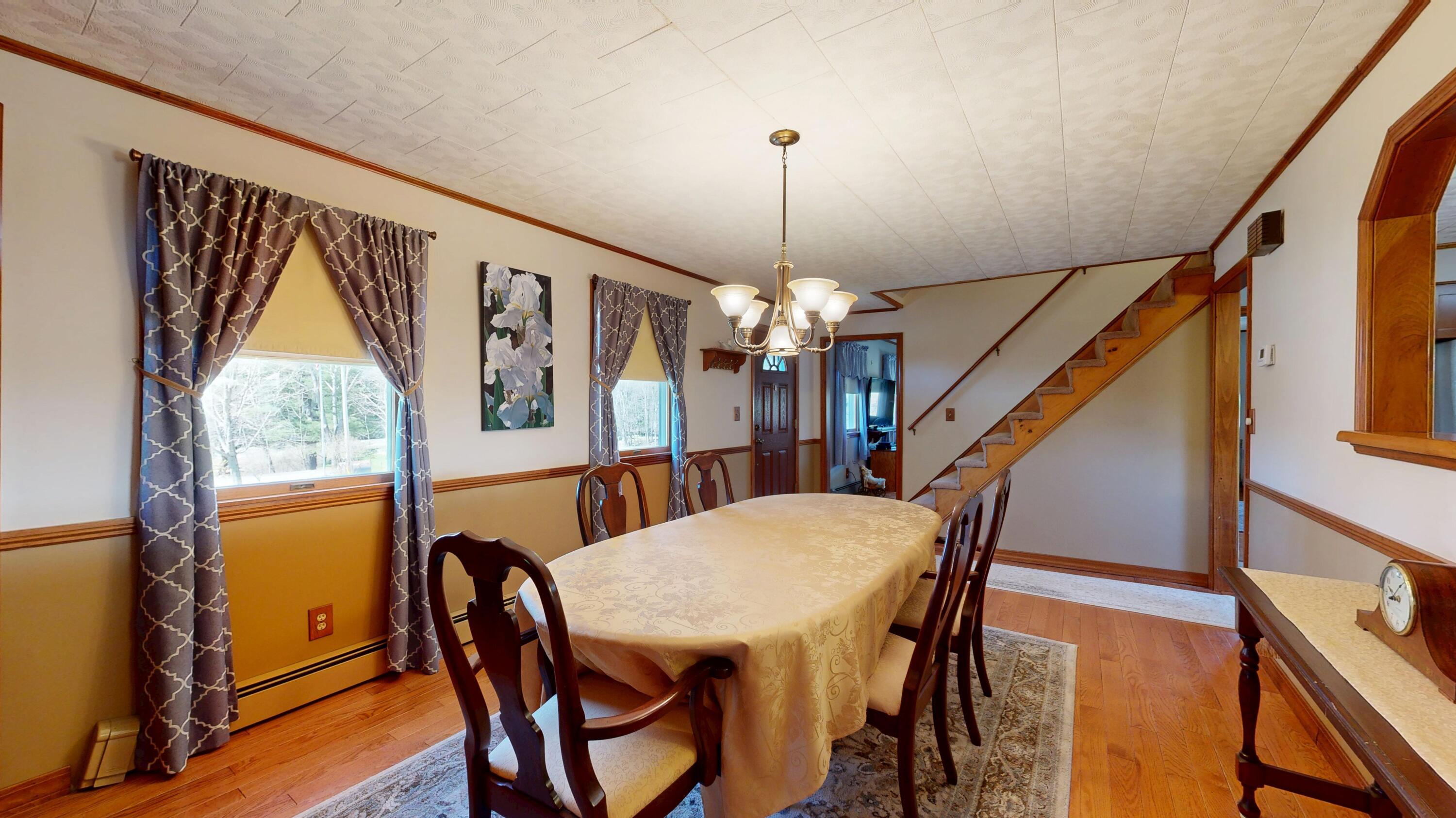 868 Paris Road Hebron ME 04238
