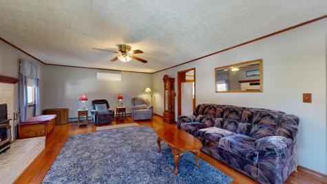 868 Paris Road Hebron ME 04238