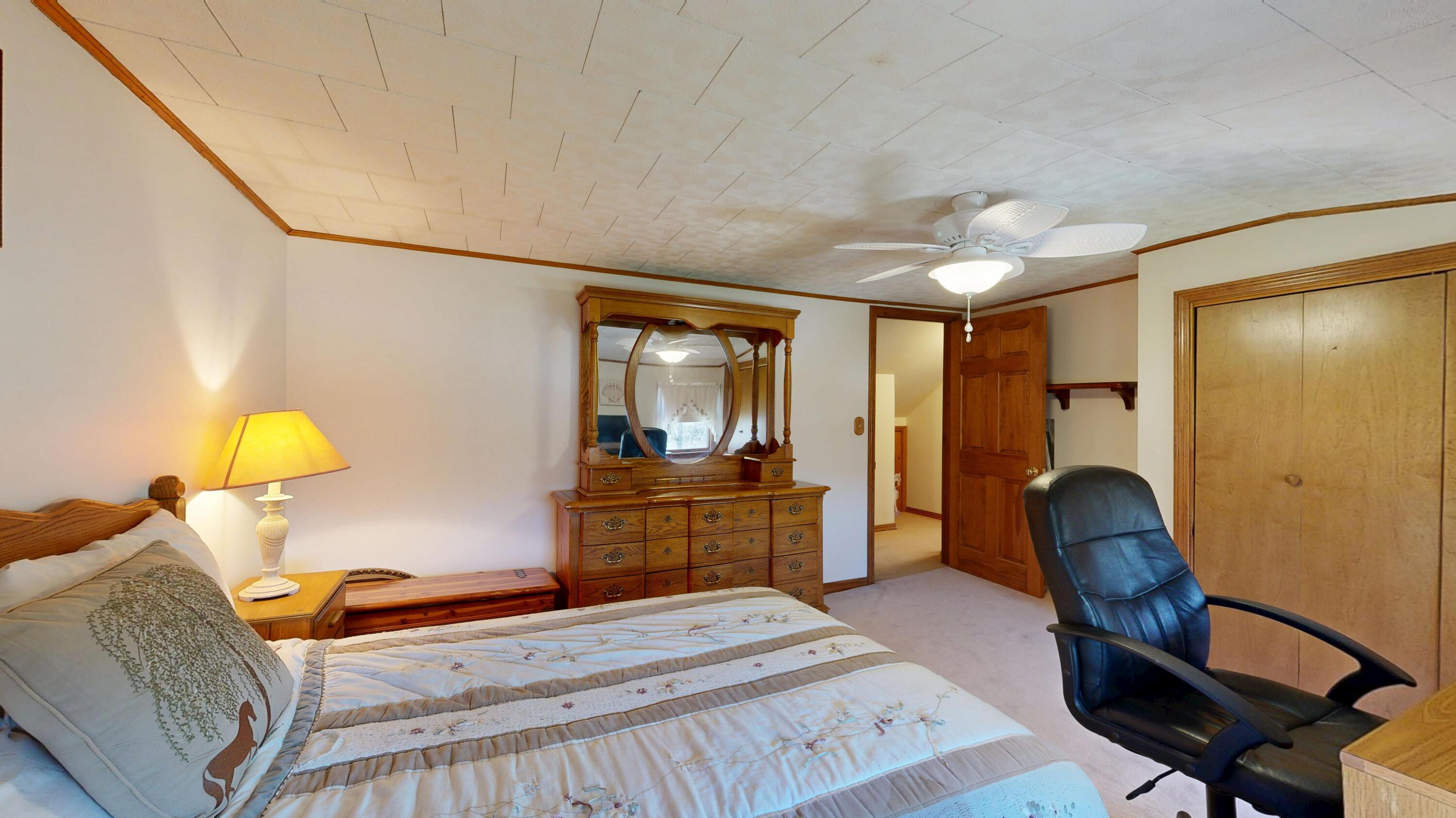 868 Paris Road Hebron ME 04238