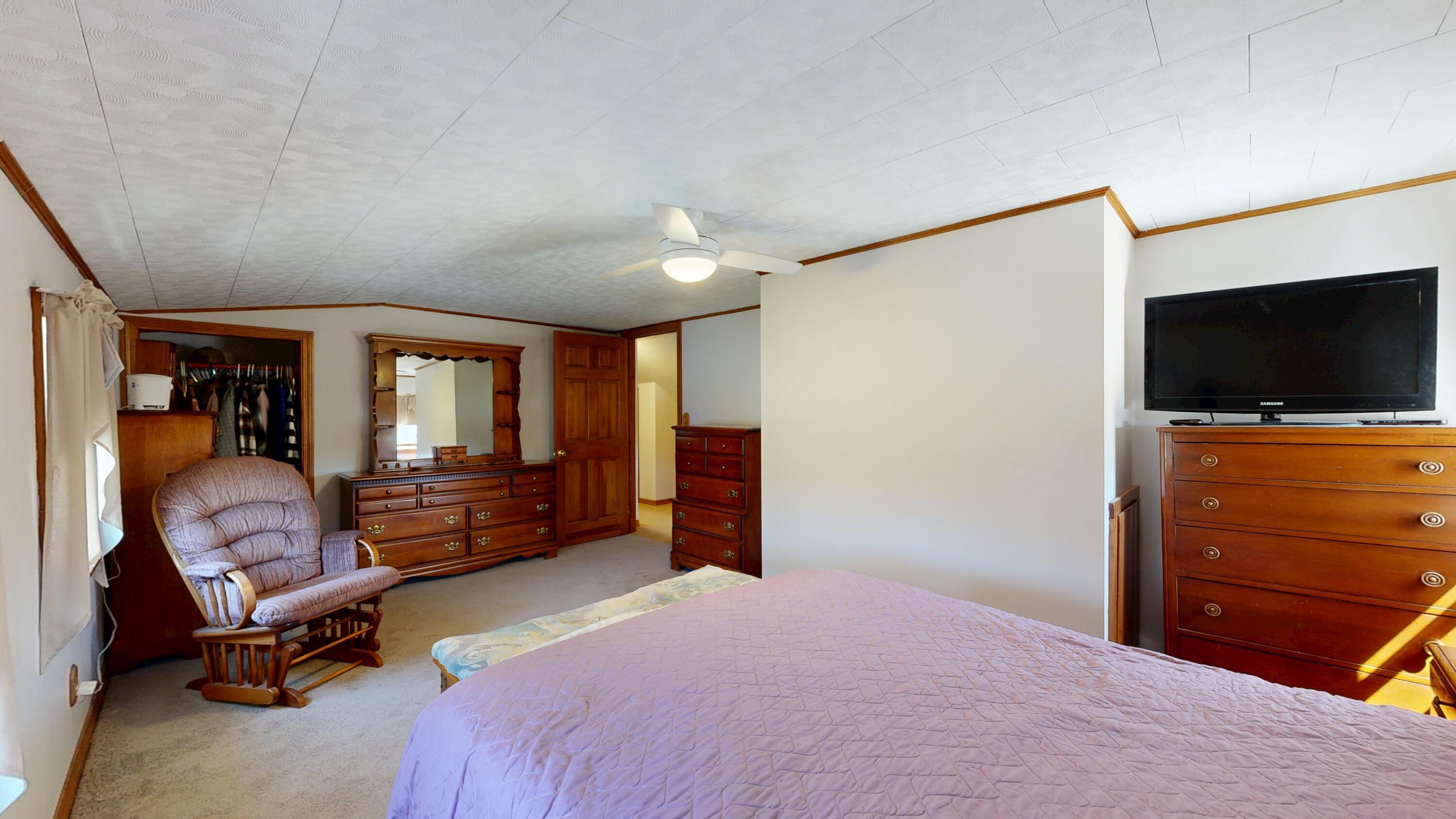 868 Paris Road Hebron ME 04238