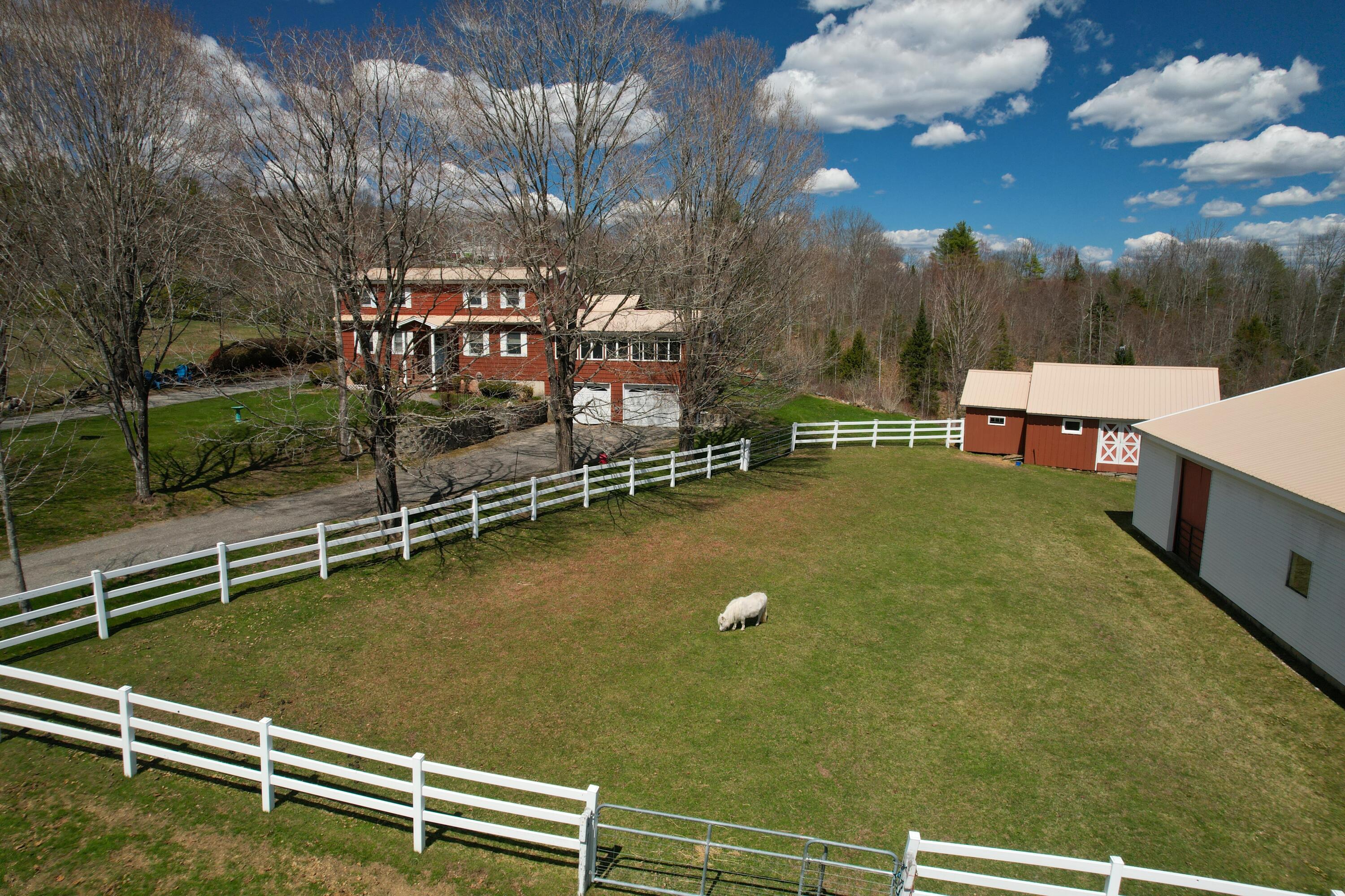 868 Paris Road Hebron ME 04238