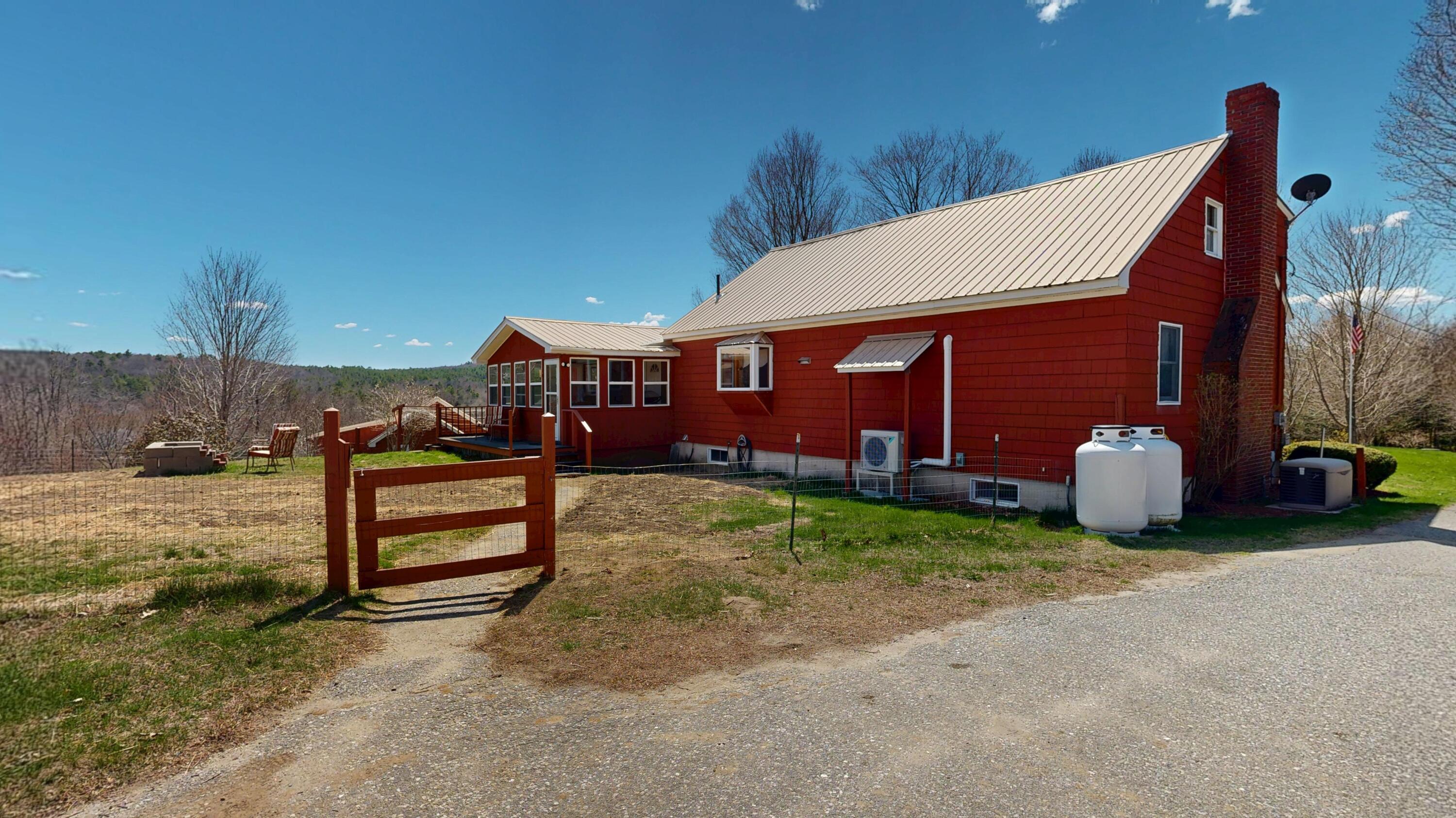 868 Paris Road Hebron ME 04238