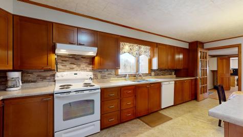 868 Paris Road Hebron ME 04238