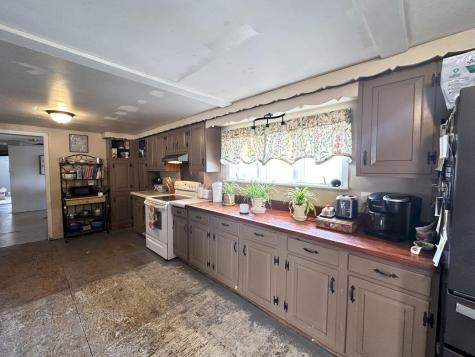 538 Us Route 2 West Wilton ME 04294