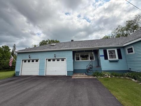 2077 South Princeton Road Baileyville ME 04694