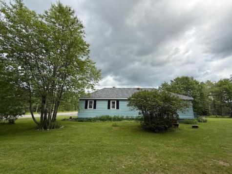 2077 South Princeton Road Baileyville ME 04694