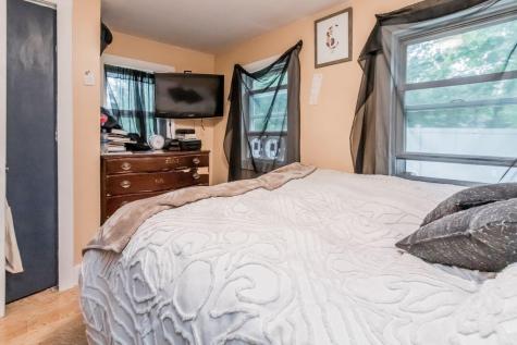 5 Coles Village Road Falmouth ME 04105