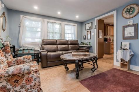 5 Coles Village Road Falmouth ME 04105