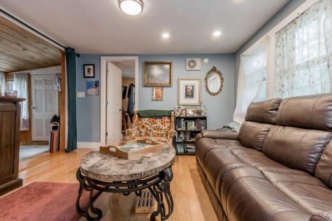 5 Coles Village Road Falmouth ME 04105