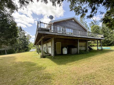 27 Us Route One Robbinston ME 04671