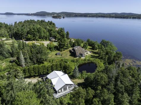 27 Us Route One Robbinston ME 04671