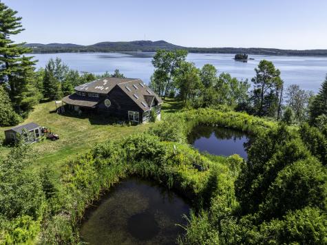 27 Us Route One Robbinston ME 04671