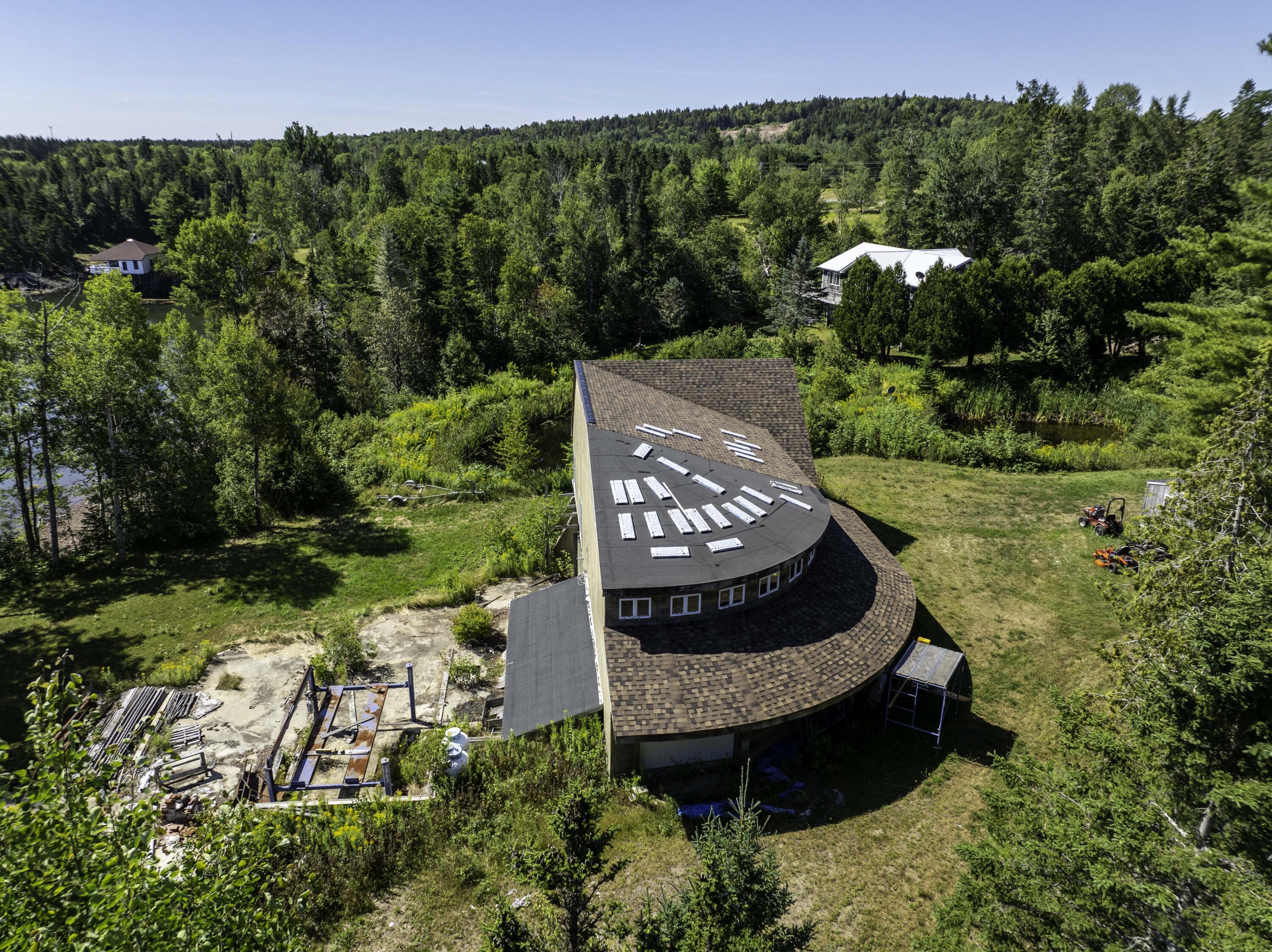 27 Us Route One Robbinston ME 04671