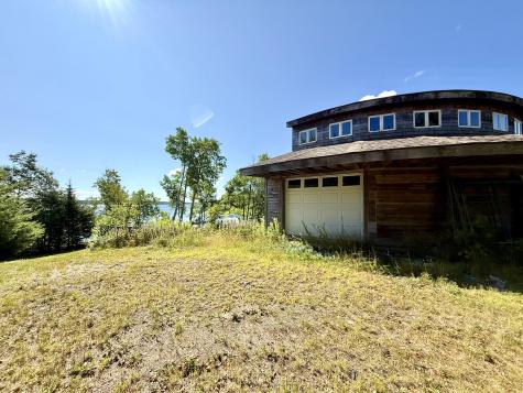 27 Us Route One Robbinston ME 04671