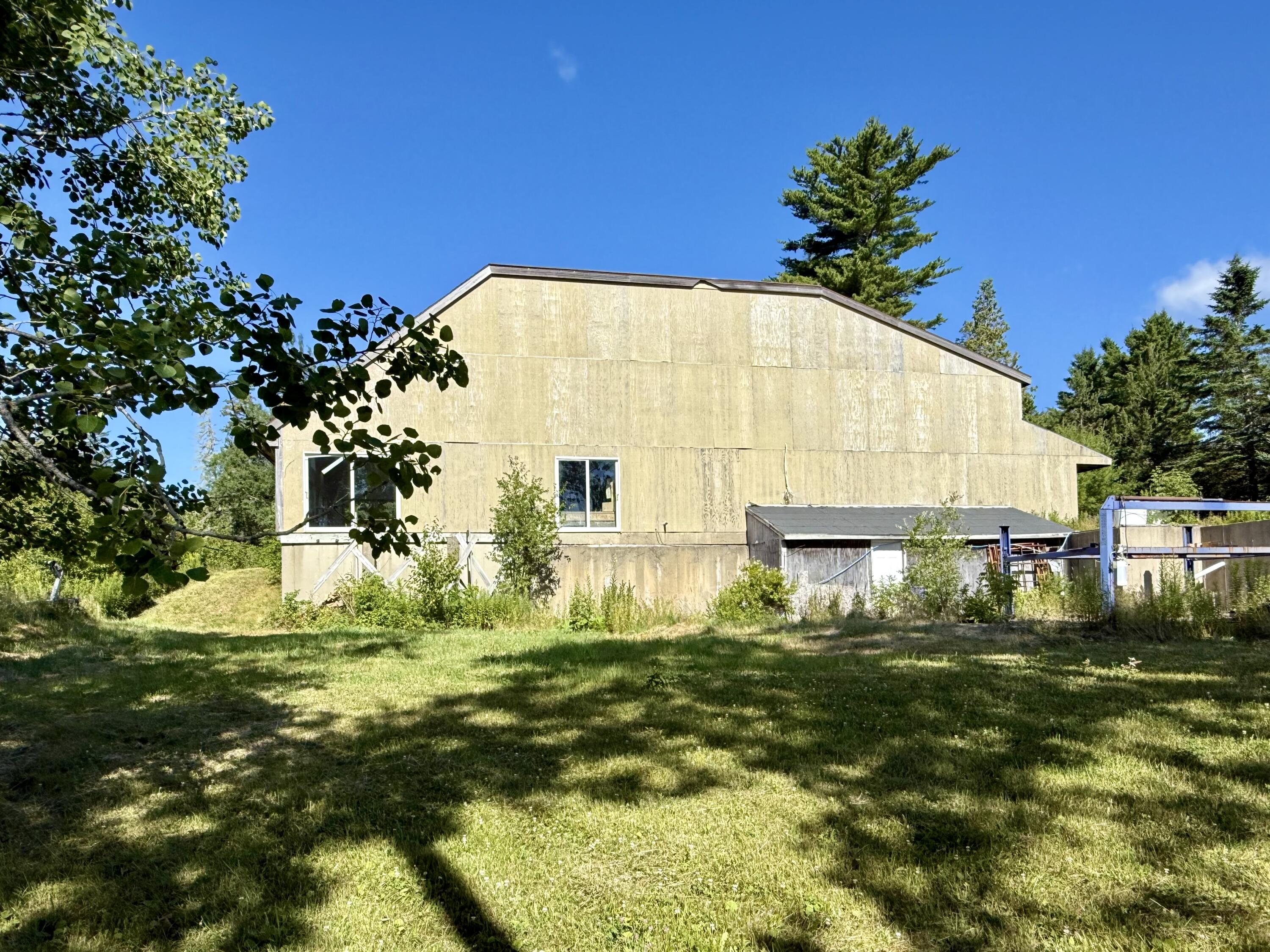 27 Us Route One Robbinston ME 04671