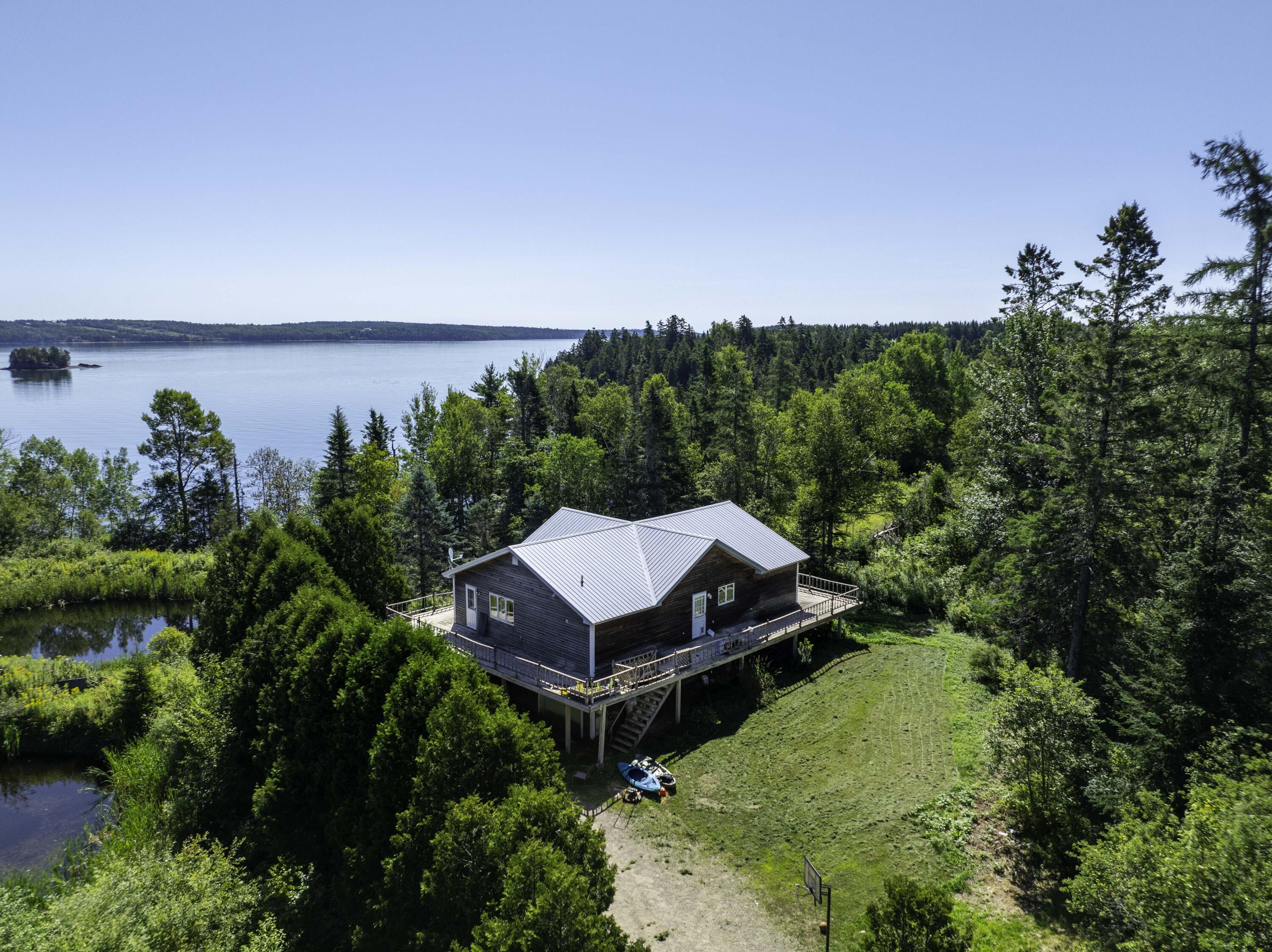 27 Us Route One Robbinston ME 04671