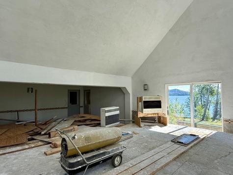 27 Us Route One Robbinston ME 04671