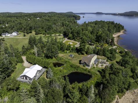 27 Us Route One Robbinston ME 04671