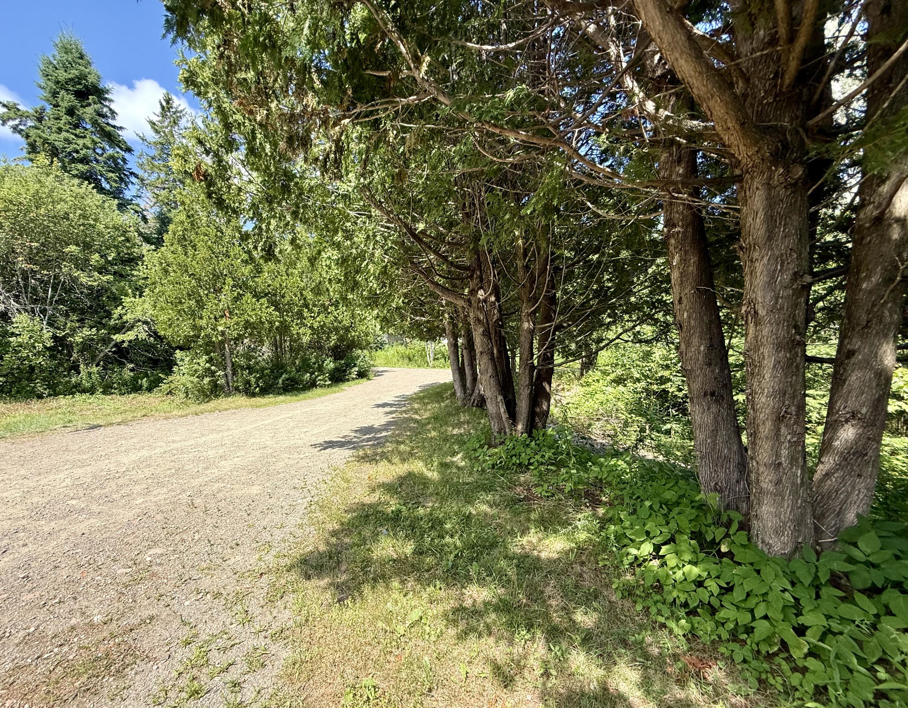 27 Us Route One Robbinston ME 04671