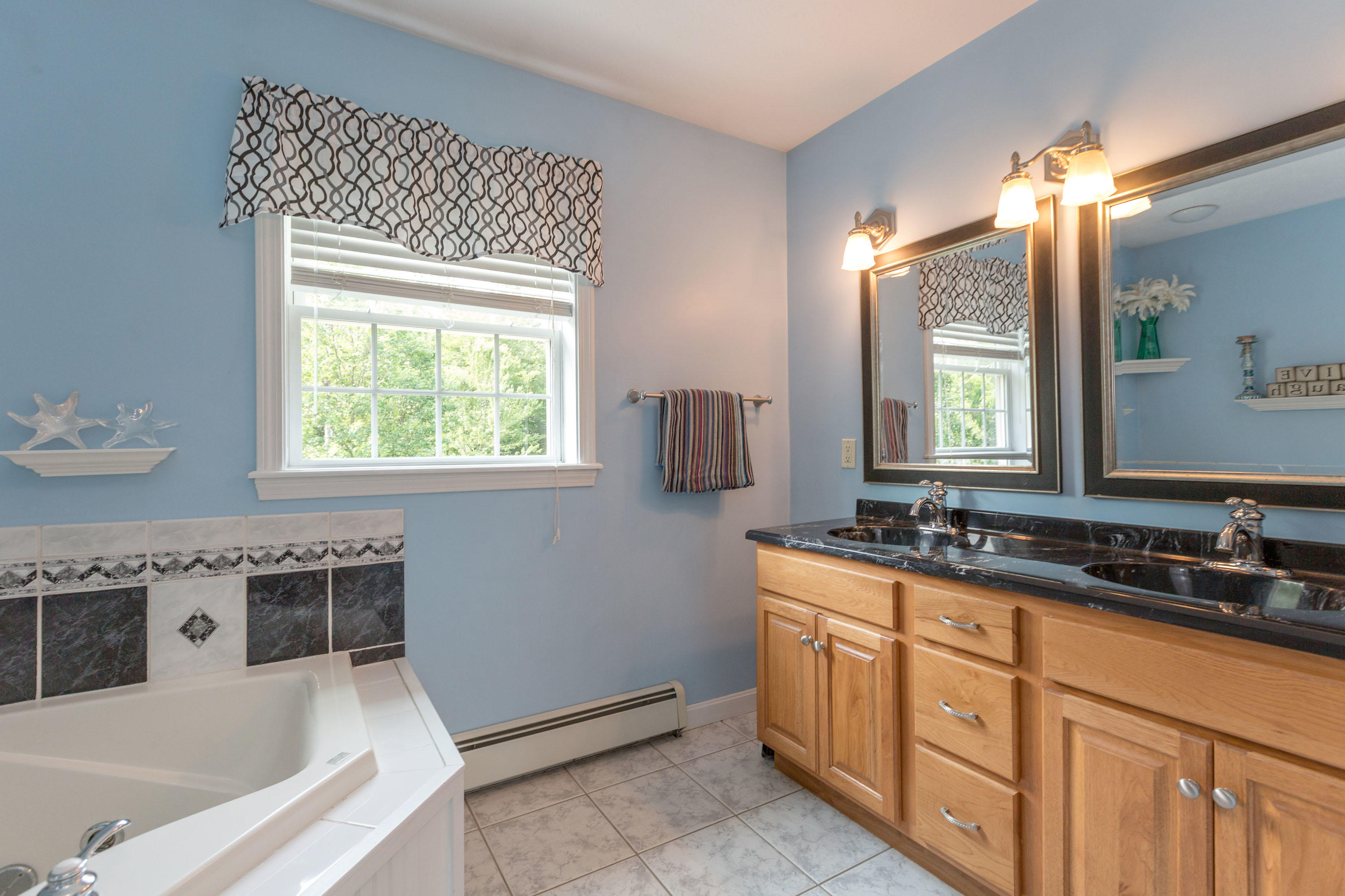 20 Birch Lane Wales ME 04280