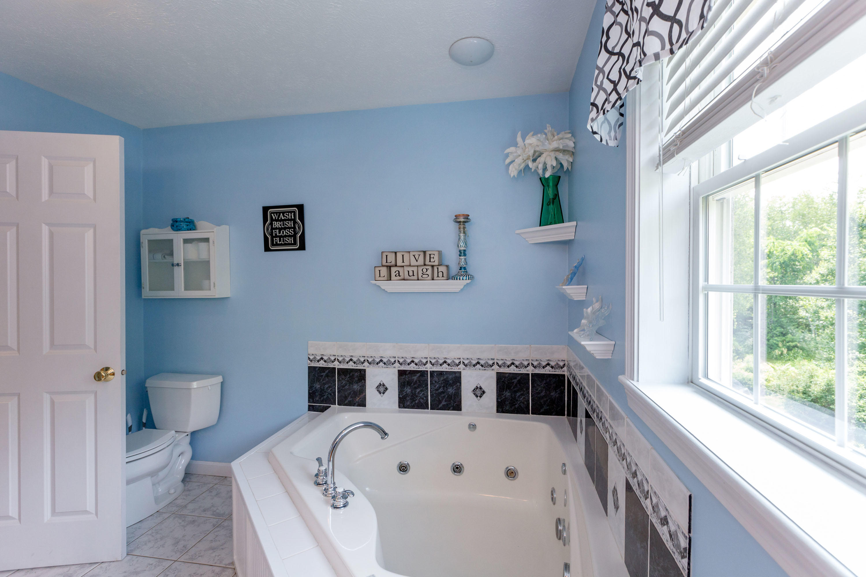 20 Birch Lane Wales ME 04280