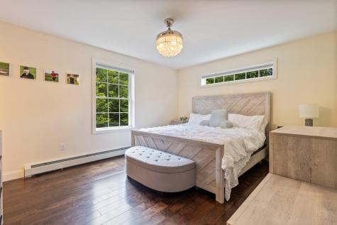 14 Cessna Way Naples ME 04055