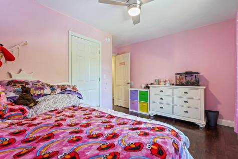 14 Cessna Way Naples ME 04055