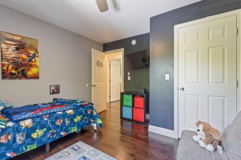 14 Cessna Way Naples ME 04055