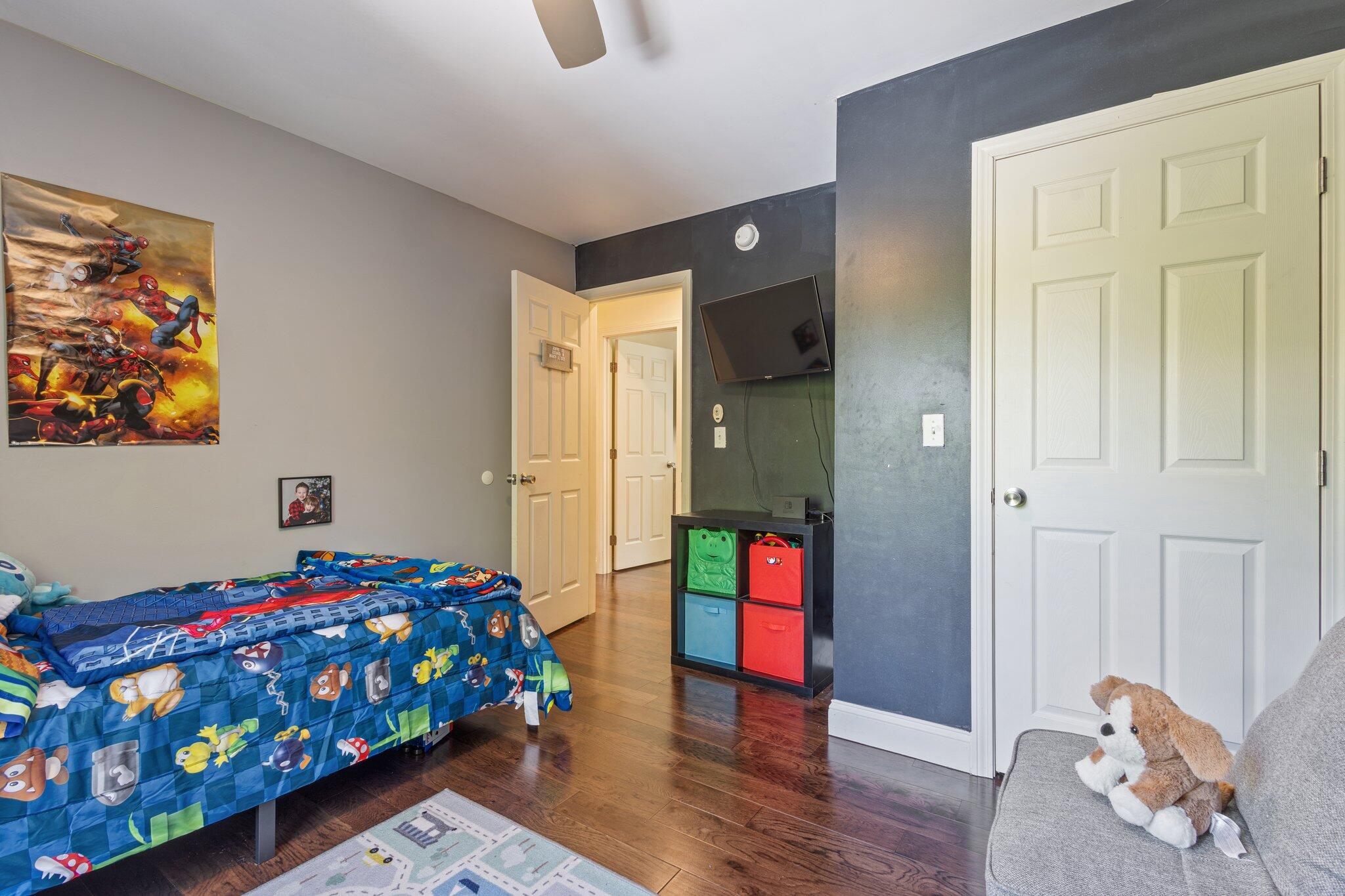 14 Cessna Way Naples ME 04055