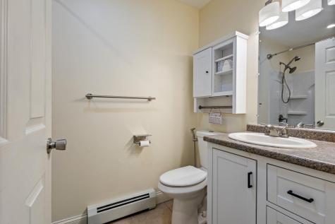 14 Cessna Way Naples ME 04055