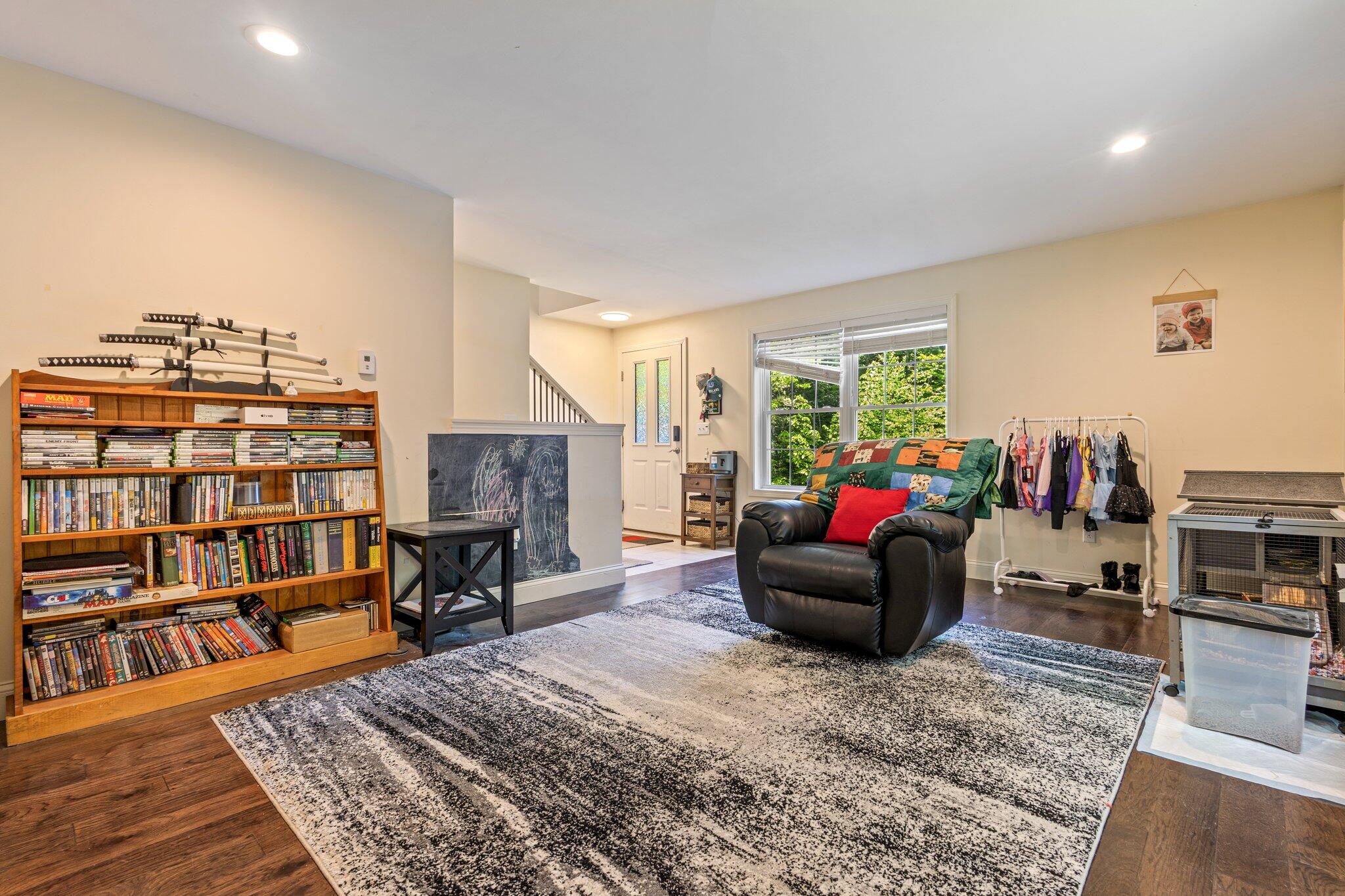 14 Cessna Way Naples ME 04055