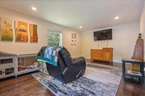 14 Cessna Way Naples ME 04055