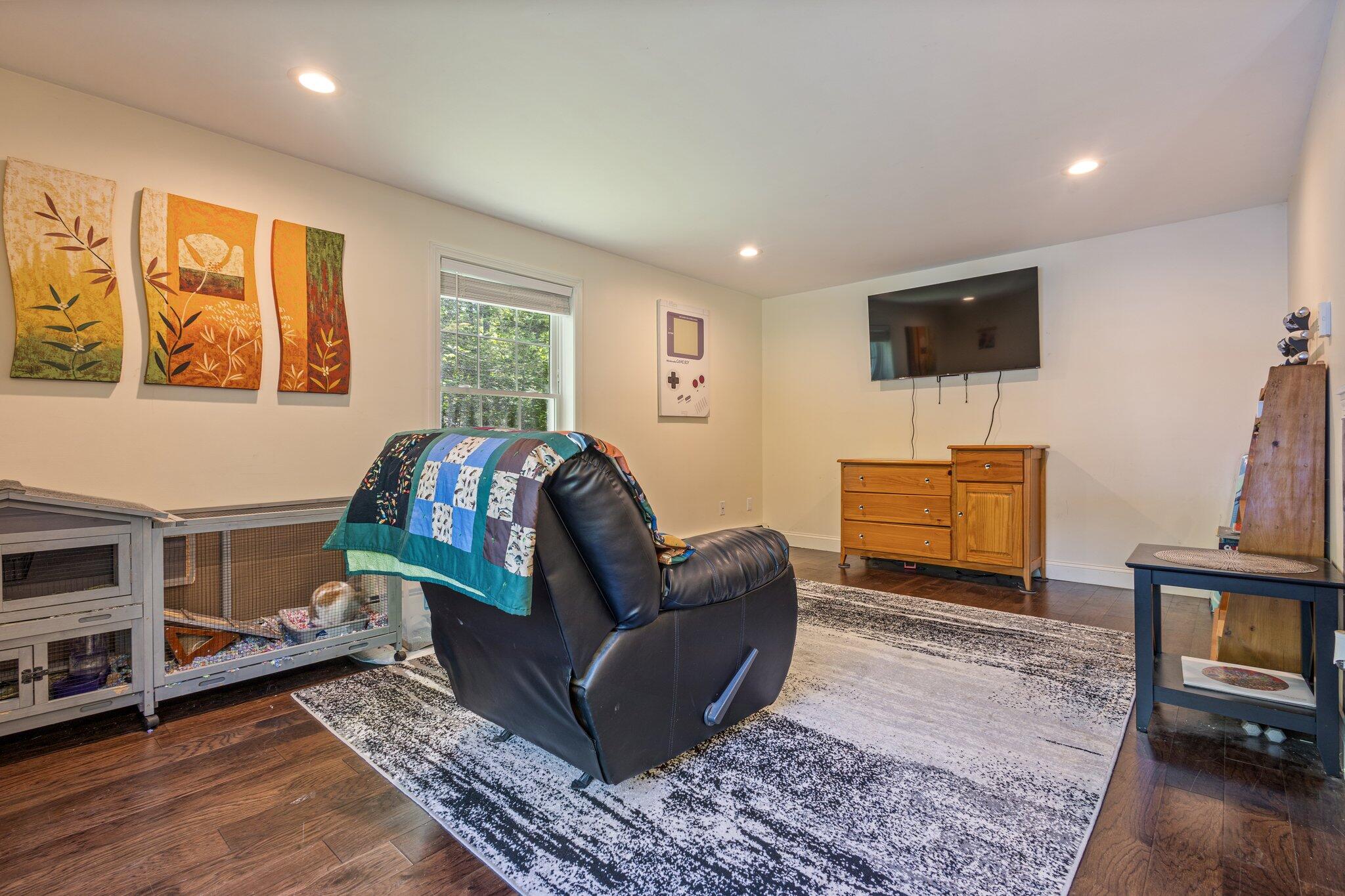 14 Cessna Way Naples ME 04055