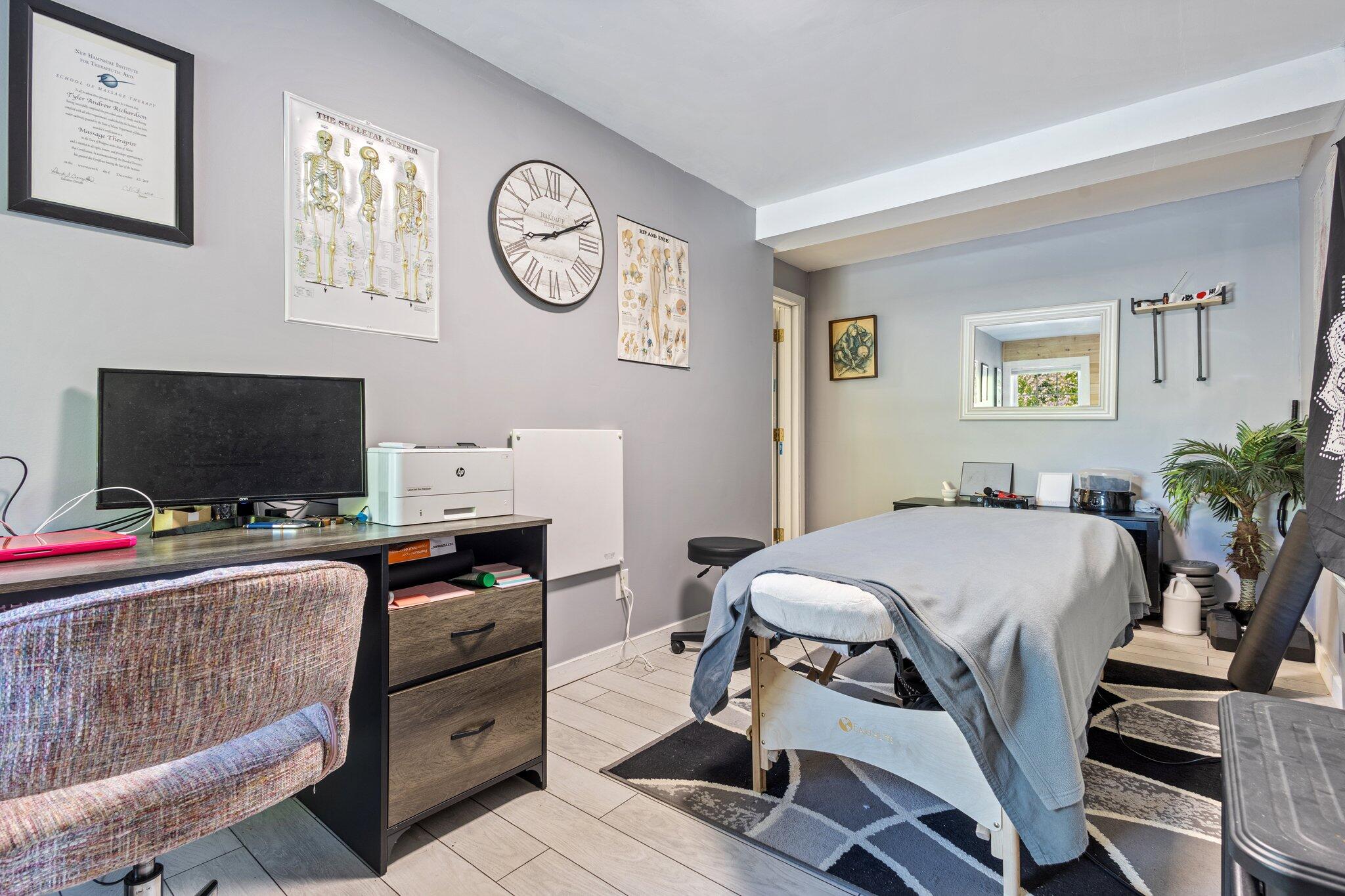 14 Cessna Way Naples ME 04055