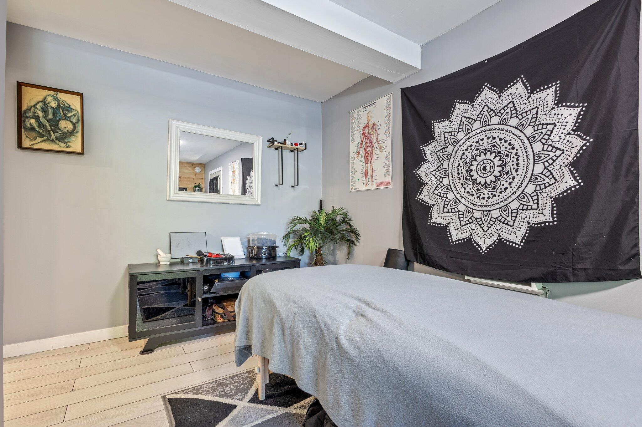 14 Cessna Way Naples ME 04055