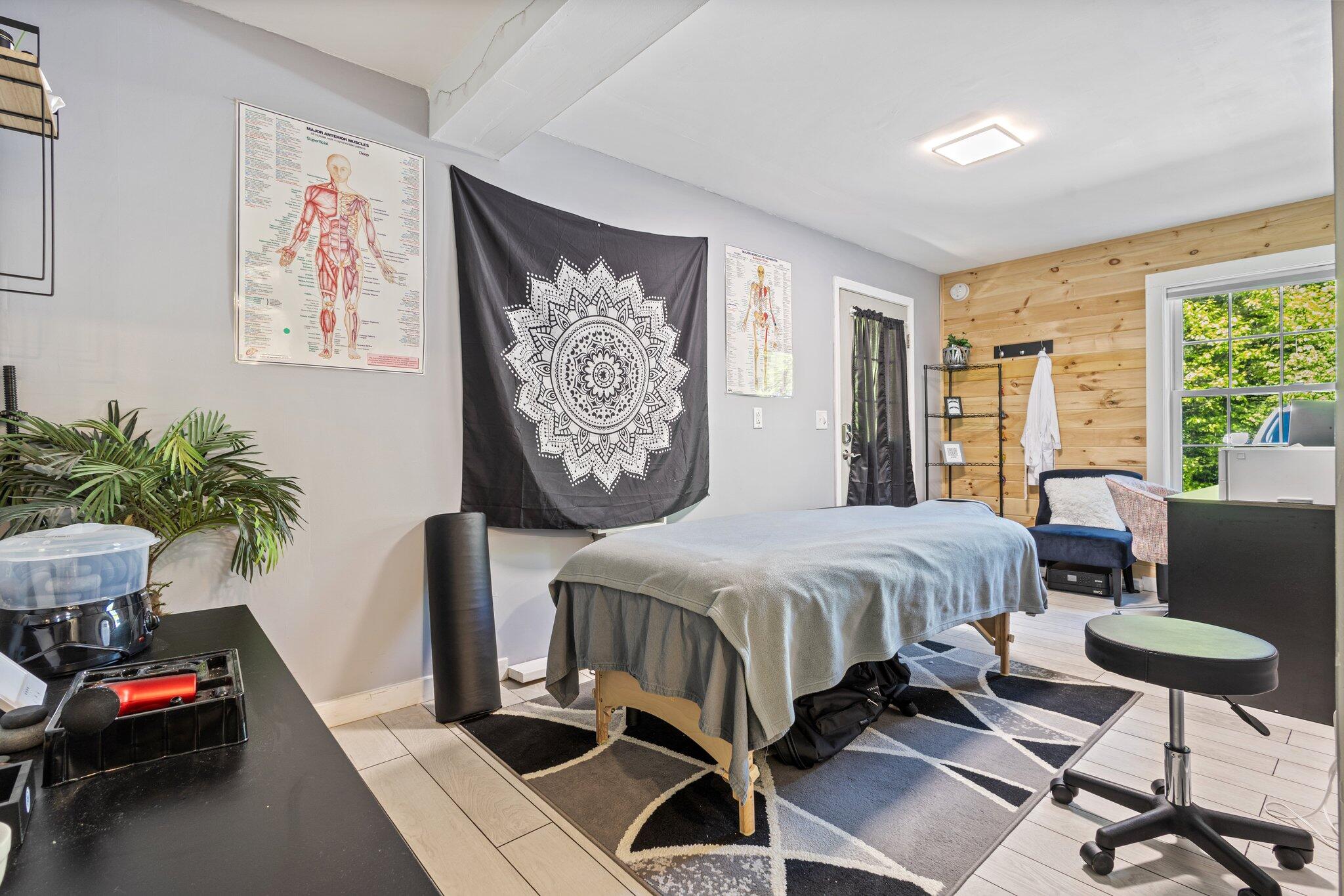 14 Cessna Way Naples ME 04055