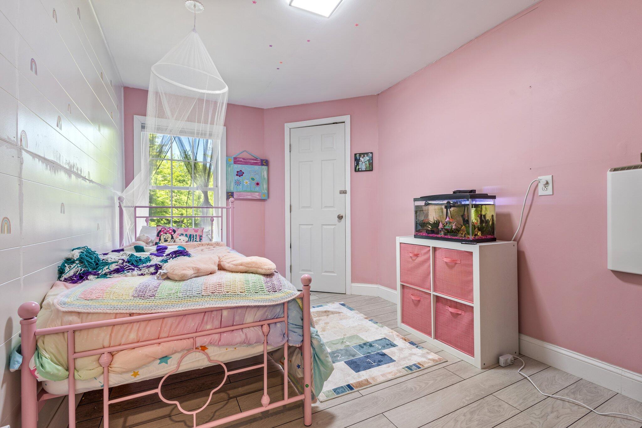 14 Cessna Way Naples ME 04055